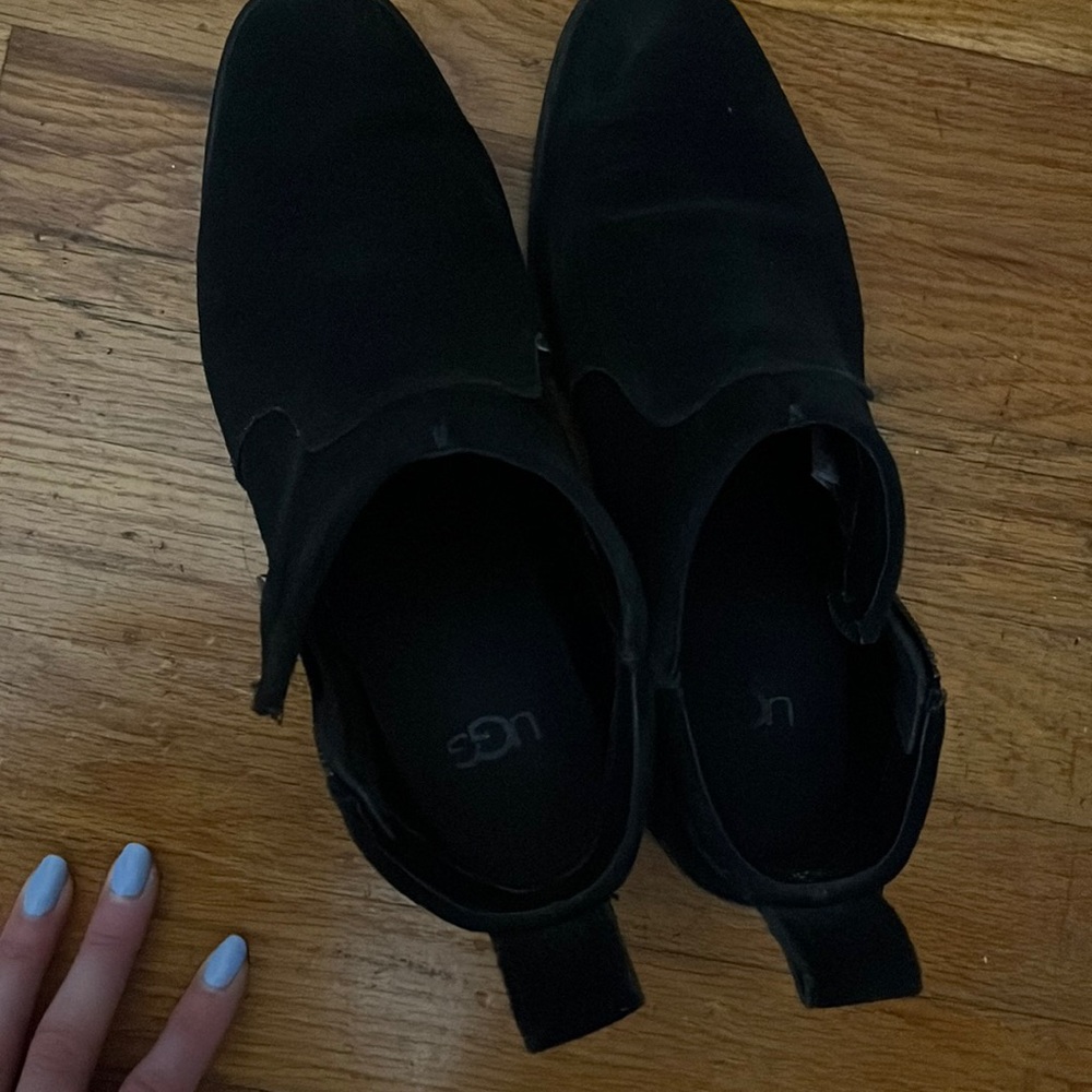 Uggs booty shoes